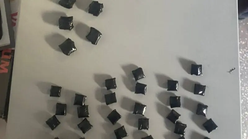 У Тернополі підлітків спіймали з понад півсотнею згортків наркотиків