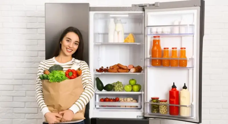 Які продукти не варто зберігати на дверцятах холодильника: перелік і пояснення